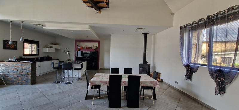 Maison - 166 m² - 6 pièces