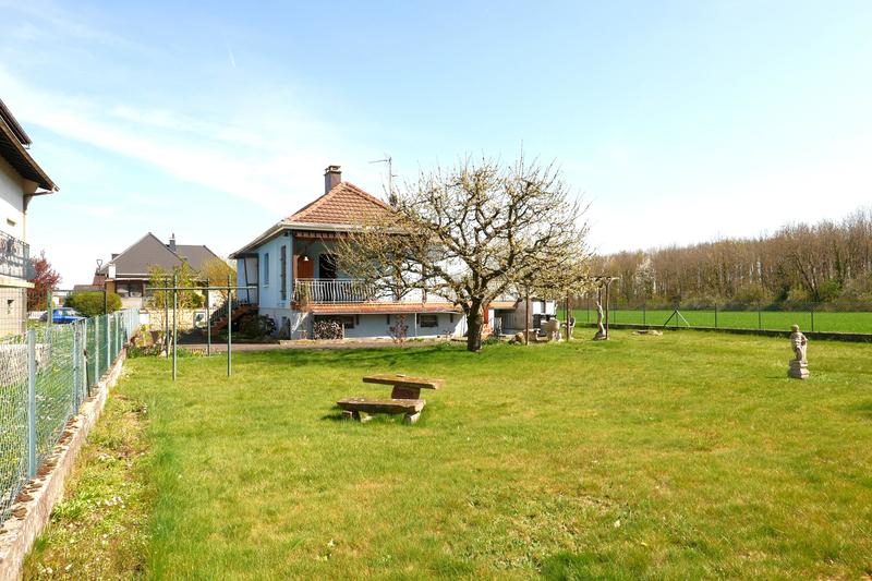 Maison traditionnelle - 90 m² - 5 pièces