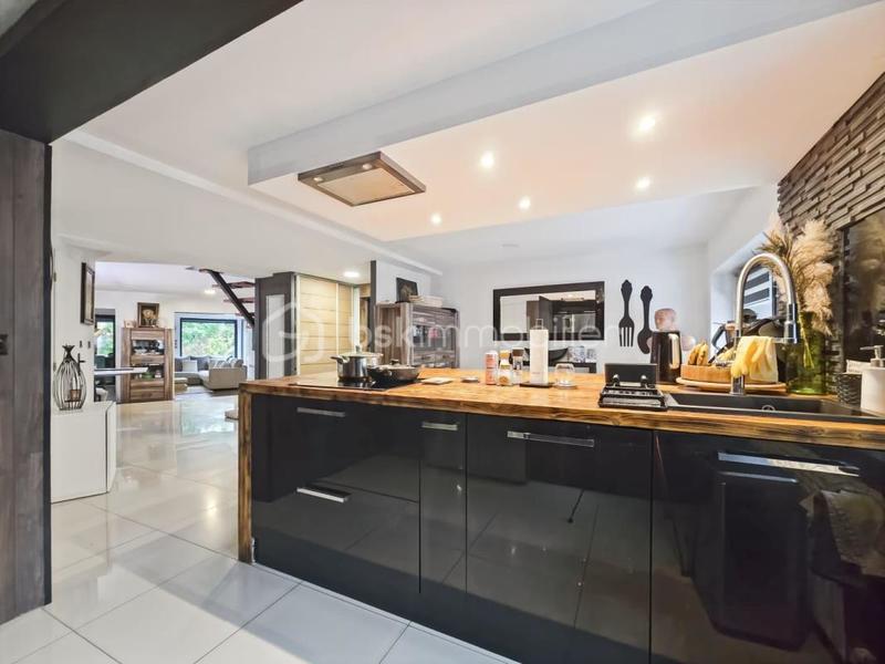 Pavillon - 150 m² - 6 pièces