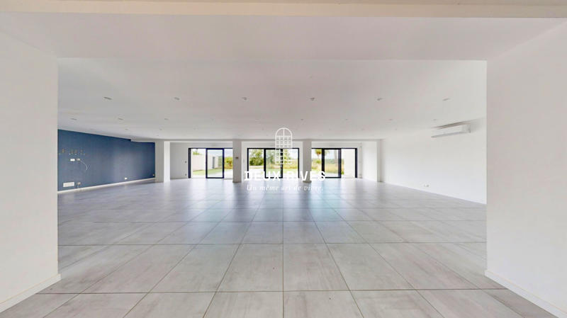 Maison contemporaine - 350 m² - 10 pièces