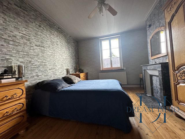 Maison - 216 m² - 7 pièces