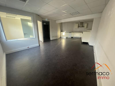 Local commercial - 248 m² - 12 pièces