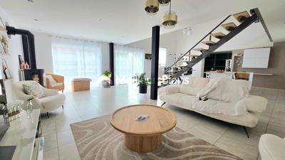 Maison - 150 m² - 4 pièces