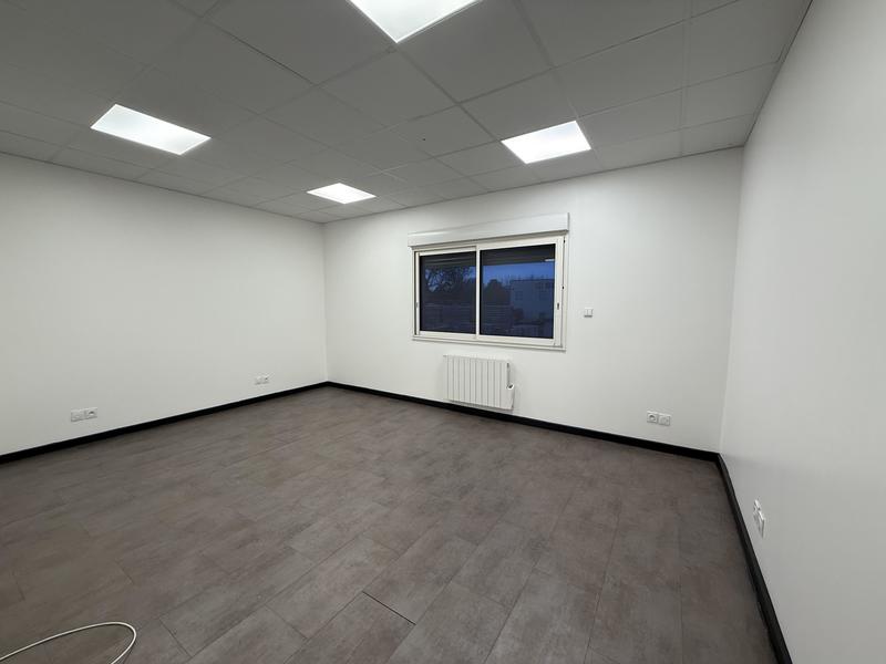 Local commercial - 490 m² - 2 pièces