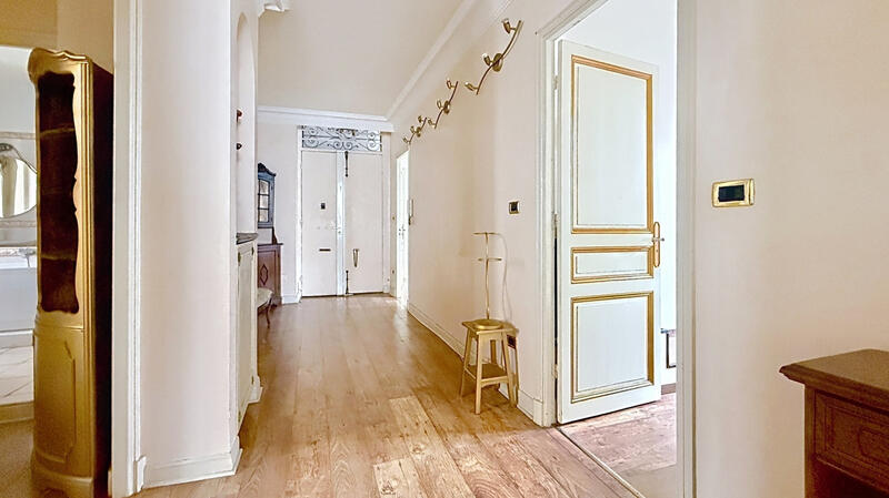 Appartement - 141 m² - 5 pièces