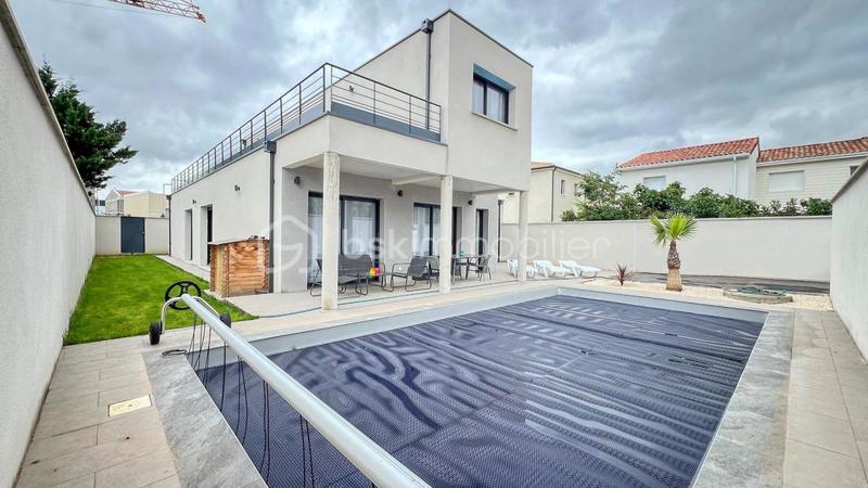 Maison - 163 m² - 5 pièces