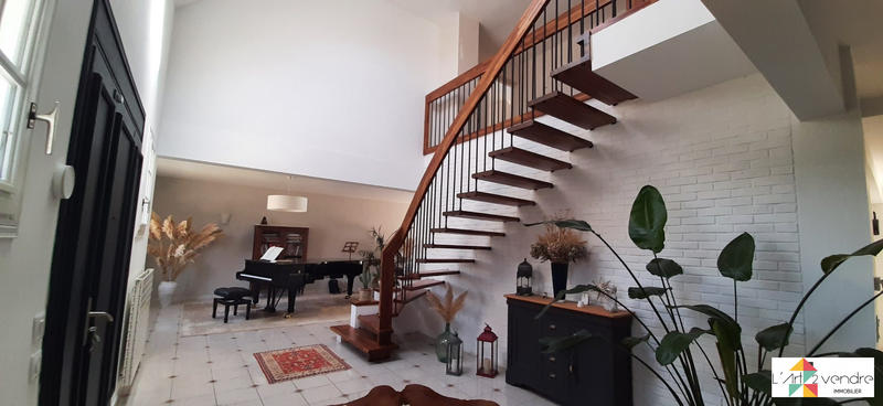 Maison - 230 m² - 7 pièces