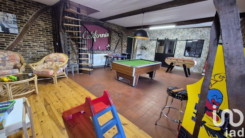 Maison - 253 m² - 9 pièces