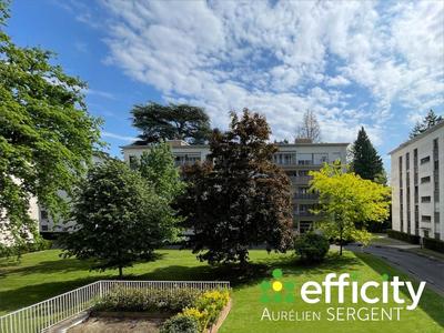 Appartement - 90 m² - 4 pièces