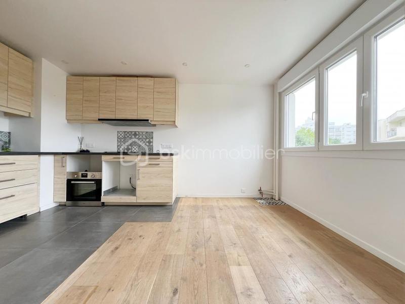Appartement - 95 m² - 5 pièces