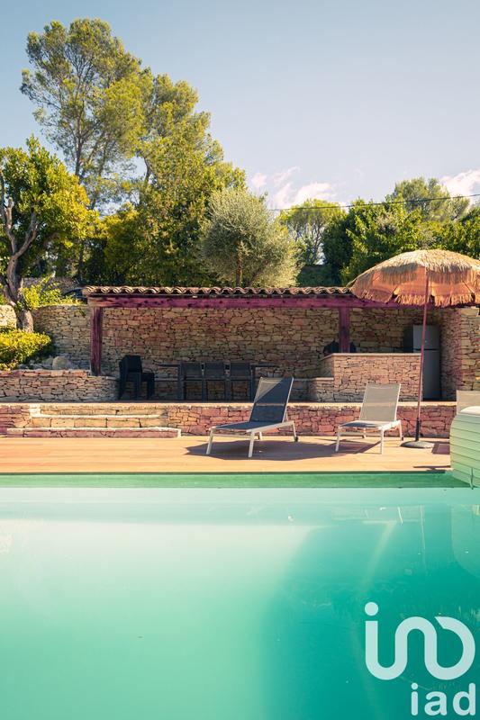 Maison - 220 m² - 6 pièces