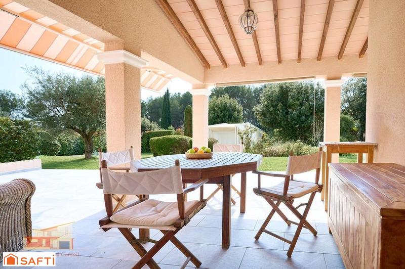 Maison - 203 m² - 6 pièces