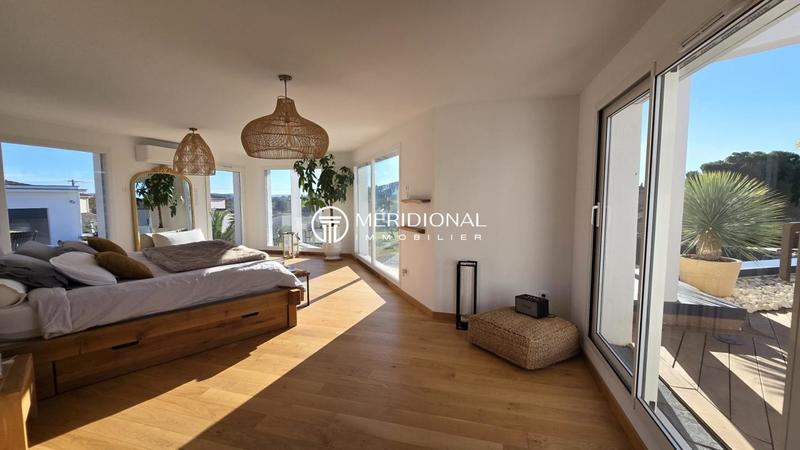 Maison - 460 m² - 6 pièces