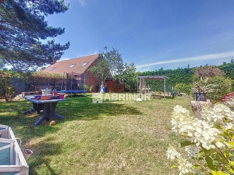 Maison - 104 m² - 5 pièces