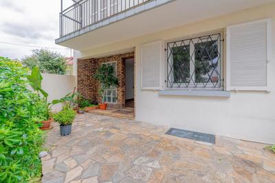 Maison - 280 m² - 10 pièces