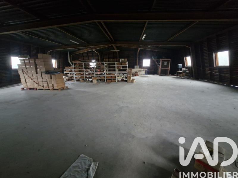 Maison - 1 100 m² - 10 pièces