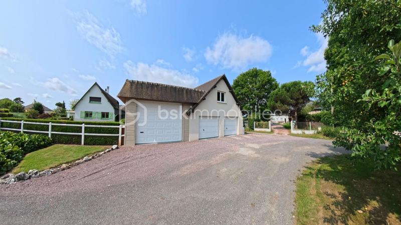 Maison - 250 m² - 10 pièces