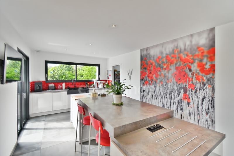 Maison - 320 m² - 6 pièces