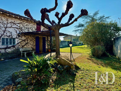 Maison ancienne - 205 m² - 7 pièces