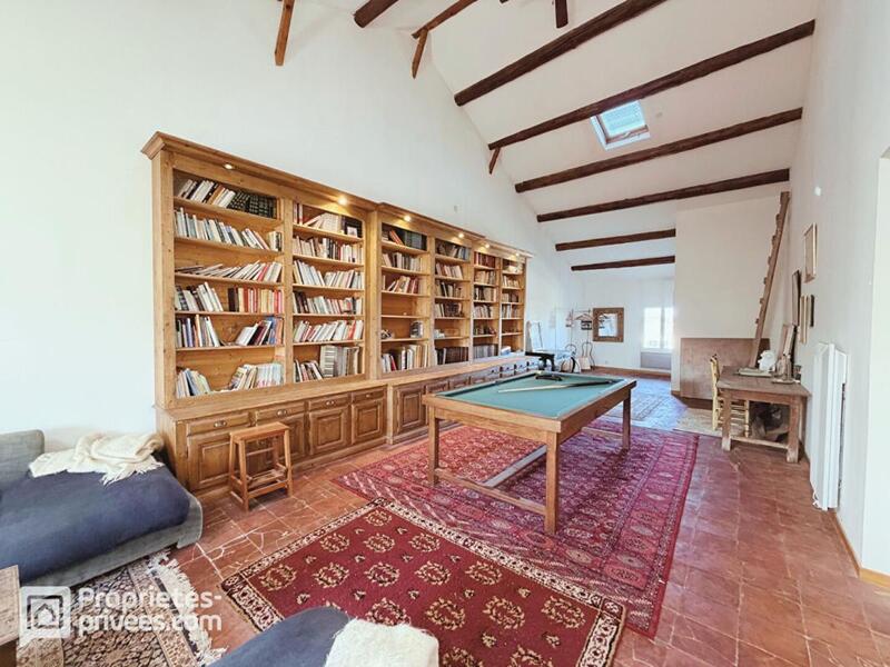 Maison - 445 m² - 9 pièces