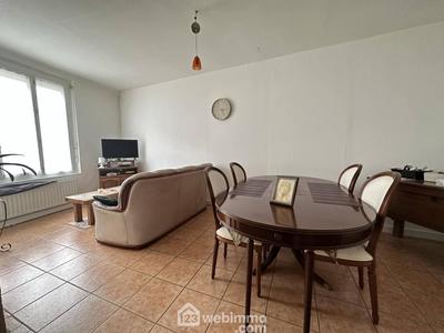 Maison - 95 m² - 4 pièces