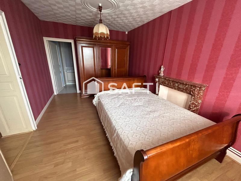 Maison - 240 m² - 9 pièces