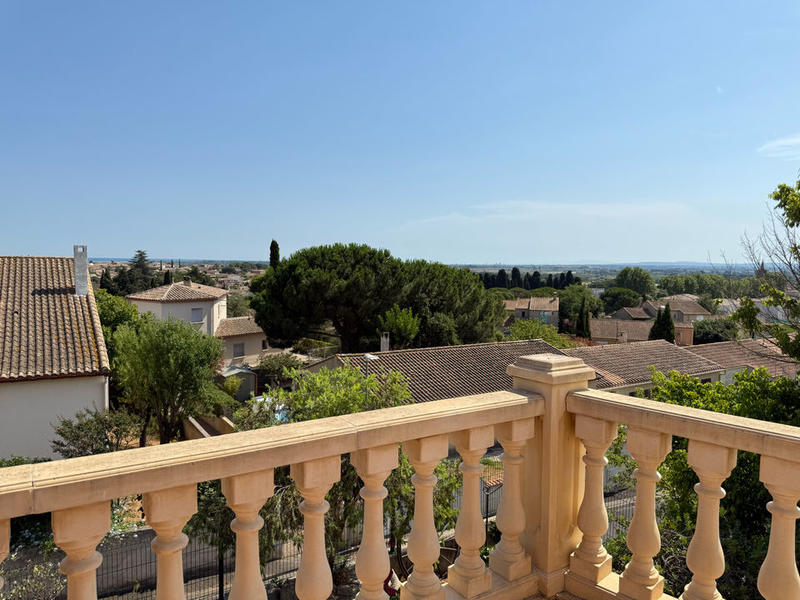 Maison - 230 m² - 8 pièces