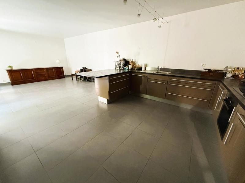 Appartement - 99 m² - 5 pièces