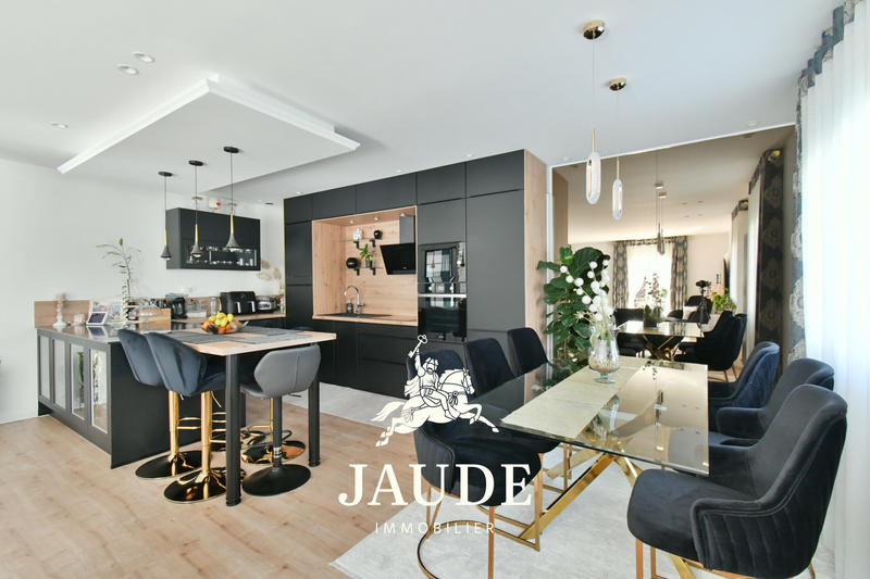 Maison - 135 m² - 6 pièces