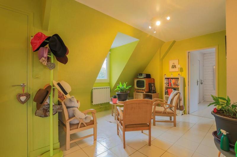 Maison - 238 m² - 7 pièces