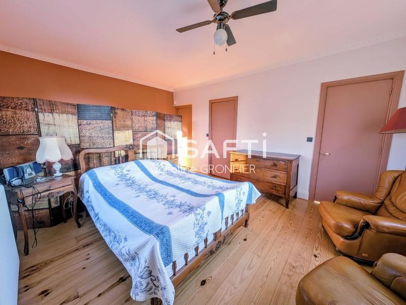 Maison - 323 m² - 11 pièces