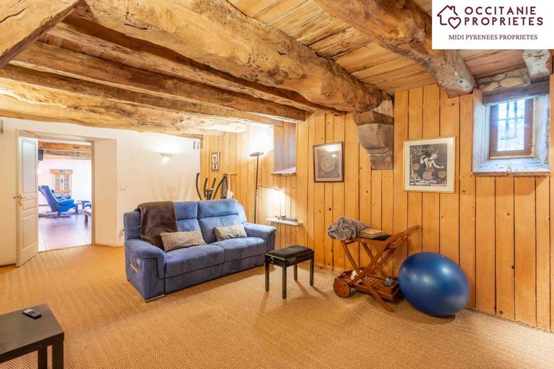 Corps de ferme - 700 m² - 17 pièces