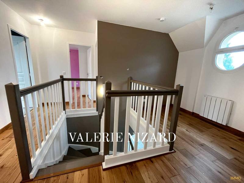 Maison traditionnelle - 171 m² - 7 pièces