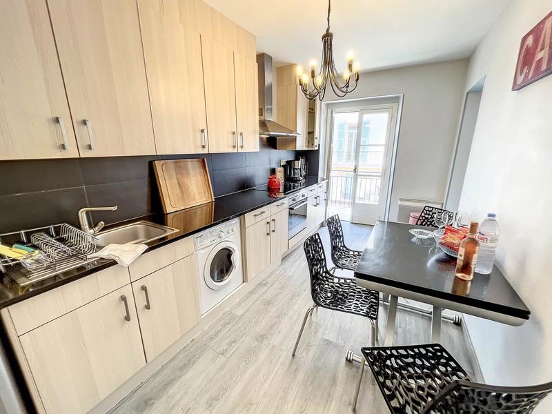 Appartement - 90 m² - 4 pièces