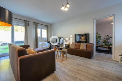 Maison - 94 m² - 5 pièces