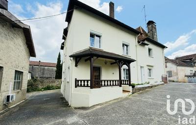 Maison - 288 m² - 12 pièces