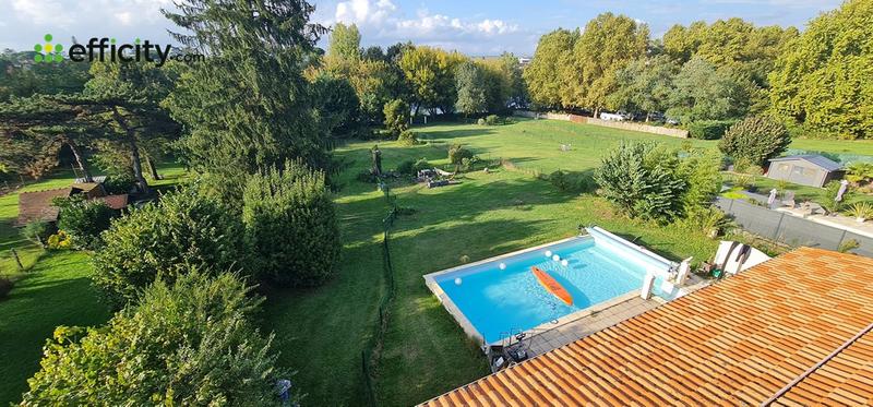 Maison - 200 m² - 6 pièces