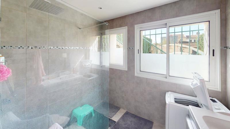 Maison - 166 m² - 6 pièces