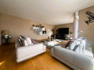Appartement - 140 m² - 5 pièces
