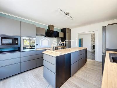 Maison - 148 m² - 6 pièces