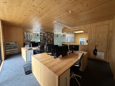 Local d'activité / Entrepôt - 125 m² - 6 pièces