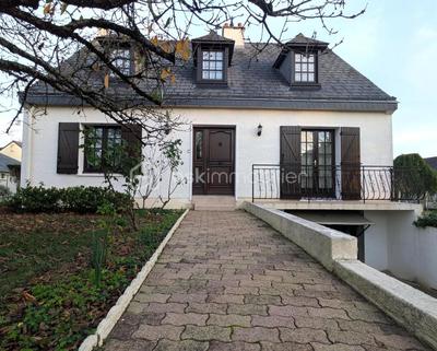 Maison - 128 m² - 7 pièces