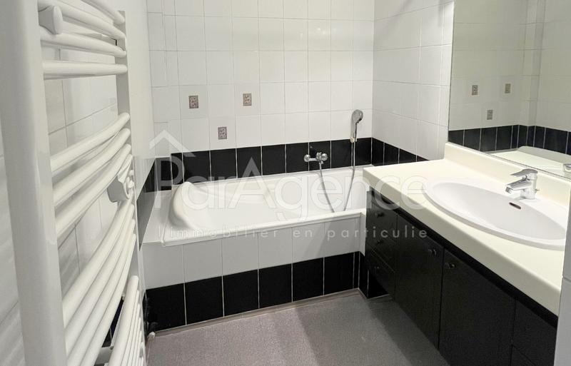 Appartement - 75 m² - 3 pièces