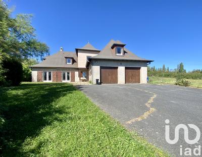 Maison - 217 m² - 8 pièces