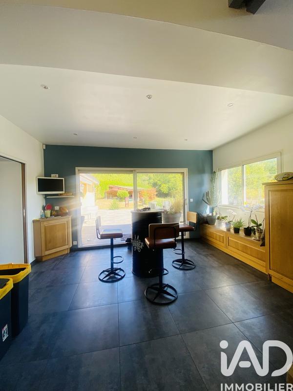 Maison - 400 m² - 8 pièces