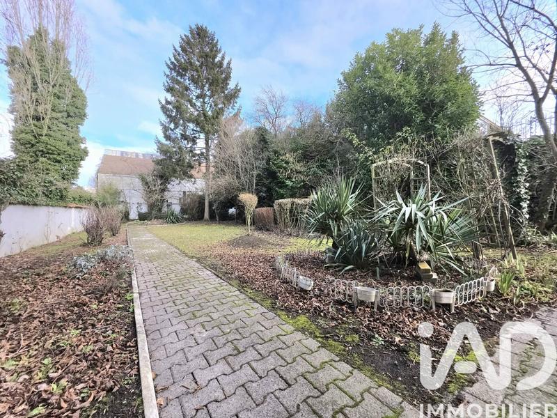 Maison - 292 m² - 12 pièces