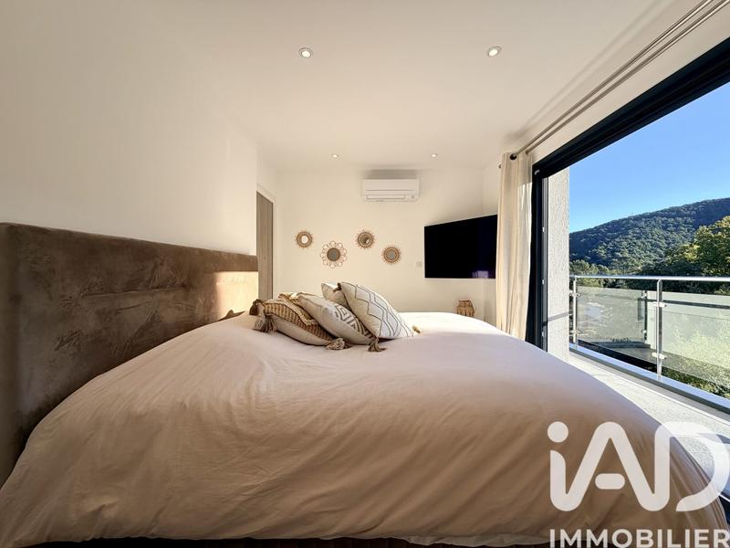 Maison - 177 m² - 6 pièces