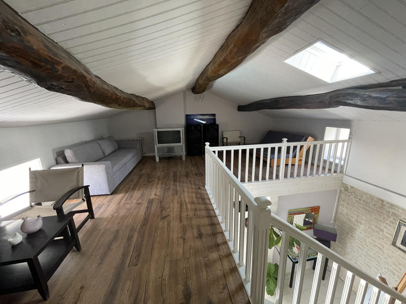 Maison - 210 m² - 6 pièces