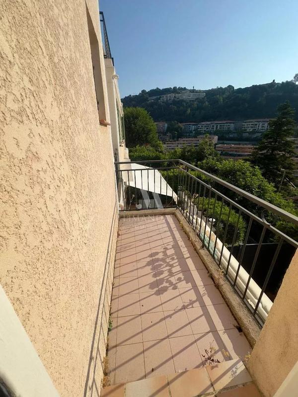 Maison jumelée - 120 m² - 4 pièces