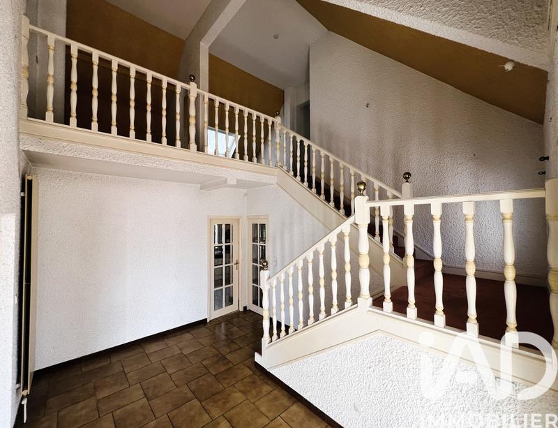 Maison - 287 m² - 8 pièces